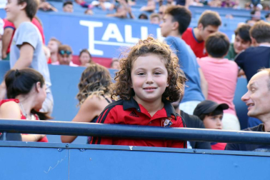 Fotos del búscate en la grada del Osasuna 1-0 Sporting