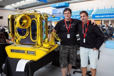 La Universidad Pública de Navarra y la Asociación Navarra para la Divulgación de la Tecnología (ANDITEC) pusieron en marcha una nueva edición de Navarra LAN Party, un punto de encuentro para todos los apasionados por la tecnología. El pabellón de la Upna fue el lugar elegido para el desarrollo del programa, que incluyó charlas, talleres, juegos de mesa y rol, demostraciones y otras muchas actividades durante las 72 horas ininterrumpidas que duró el evento.