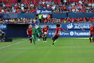 Imágenes del partido disputado en El Sadar entre el Osasuna (1) y el Sporting (0) el 22 de septiembre de 2018.