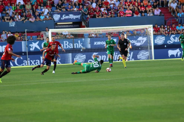 Imágenes del partido disputado en El Sadar entre el Osasuna (1) y el Sporting (0) el 22 de septiembre de 2018.