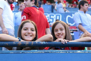 Fotos del búscate en la grada del Osasuna 1-0 Sporting