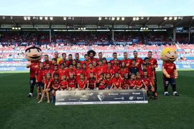 Fotos del búscate en la grada del Osasuna 1-0 Sporting