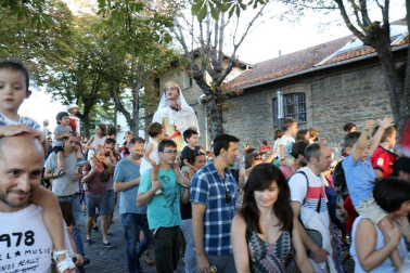 La Comparsa de Gigantes y Cabezudos ha recorrido esta tarde las calles de Pamplona
