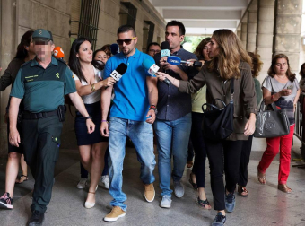 Los integrantes de 'La Manada' se han presentado este lunes por la mañana ante el juzgado de guardia de Sevilla.