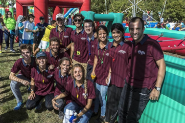 El Día del Deporte de la Universidad de Navarra celebró el sábado 22 de septiembre su 25 aniversario. Un evento dirigido a jóvenes estudiantes y familias y que tuvo como escenario principal las instalaciones deportivas universitarias, con 11 segmentos diferentes de actividad y más de 60 posibilidades diferentes a lo largo de todo el día.