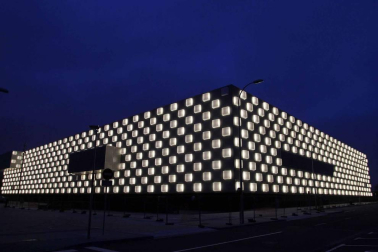 El proyecto del Navarra Arena se puso en marcha en 2009, dentro del Plan Navarra 2012. Su puesta en marcha no se ha producido hasta 3288 días después. Mucho más tarde de lo ideado.