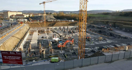 El proyecto del Navarra Arena se puso en marcha en 2009, dentro del Plan Navarra 2012. Su puesta en marcha no se ha producido hasta 3288 días después. Mucho más tarde de lo ideado.