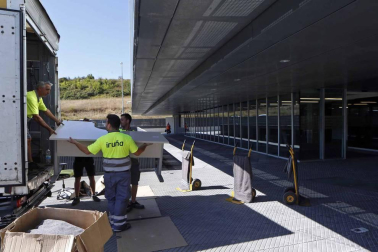 El proyecto del Navarra Arena se puso en marcha en 2009, dentro del Plan Navarra 2012. Su puesta en marcha no se ha producido hasta 3288 días después. Mucho más tarde de lo ideado.