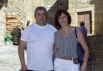 El domingo 23 de septiembre cerca de 4.000 personas se acercaron a Ujué para disfrutar del XVIII Día de la Migas. Un caldico sirvió para abrir el apetito a los visitantes que, poco después, pudieron comenzar a degustar las migas de pastor preparadas por el Mesón de las Torres, el Mesón las Migas y Pastas Urrutia.