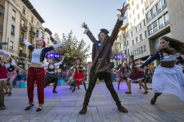 Comercios del Ensanche pamplonés celebraron este viernes, 28 de septiembre, una edición más de Ensanche la nuit