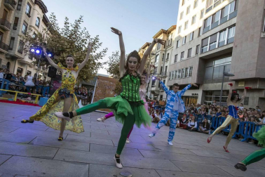 Comercios del Ensanche pamplonés celebraron este viernes, 28 de septiembre, una edición más de Ensanche la nuit