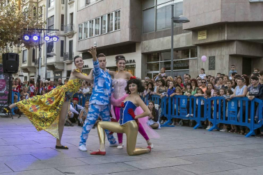 Comercios del Ensanche pamplonés celebraron este viernes, 28 de septiembre, una edición más de Ensanche la nuit