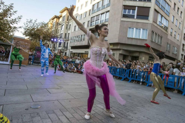 Comercios del Ensanche pamplonés celebraron este viernes, 28 de septiembre, una edición más de Ensanche la nuit
