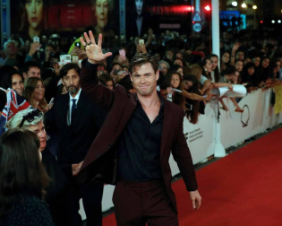 Fotografías de la alfombra roja de la gala de clausura del Festival de cine de San Sebastián
