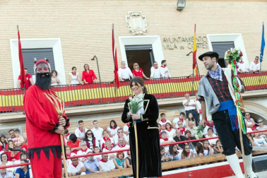 Tradicional baile durante las fiestas de la localidad navarra.