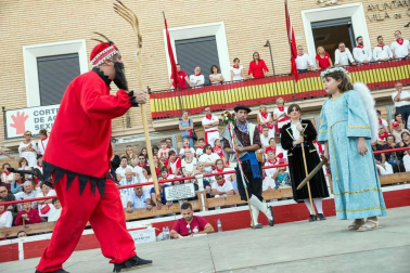 Tradicional baile durante las fiestas de la localidad navarra.