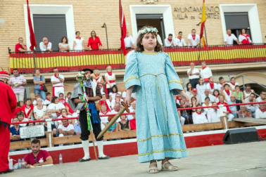 Tradicional baile durante las fiestas de la localidad navarra.