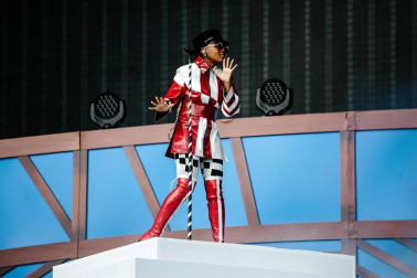 Decenas de estrellas del espectáculo, desde las cantantes Janelle Monáe y Janet Jackson hasta los actores Hugh Jackman o Robert de Niro, instaron al joven público del macroconcierto Global Citizen, en Nueva York, a contribuir mediante su activismo a un mundo más justo y sostenible.