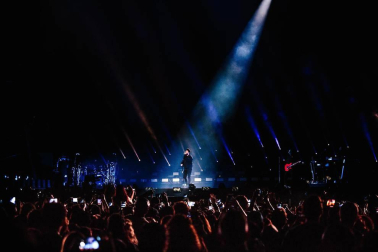 Decenas de estrellas del espectáculo, desde las cantantes Janelle Monáe y Janet Jackson hasta los actores Hugh Jackman o Robert de Niro, instaron al joven público del macroconcierto Global Citizen, en Nueva York, a contribuir mediante su activismo a un mundo más justo y sostenible.