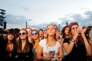 Decenas de estrellas del espectáculo, desde las cantantes Janelle Monáe y Janet Jackson hasta los actores Hugh Jackman o Robert de Niro, instaron al joven público del macroconcierto Global Citizen, en Nueva York, a contribuir mediante su activismo a un mundo más justo y sostenible.