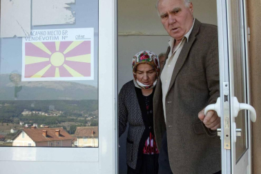Está azotando grandes áreas de Grecia y ha causado numerosos destrozos.