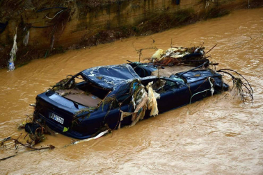 Está azotando grandes áreas de Grecia y ha causado numerosos destrozos.