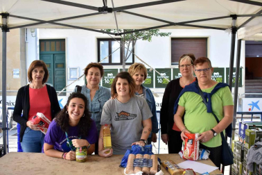 El 29 de septiembre se celebró la VII carrera solidaria 'Atarrabia contra el Hambre', que congregó a más de mil personas entre corredores y público en general y que alcanzó una recaudación cercana a los 9.000 euros. A ello se sumó la recogida de una tonelada de alimentos para el Banco de alimentos de Cáritas de Villava–Atarrabia. Además de los premios a los tres primeros clasificados de cada categoría, la asociación Alboan de los Jesuitas fue galardonada en reconocimiento a su cooperación internacional en favor de los países más desfavorecidos.
