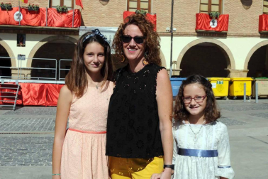Los vecinos de Larraga celebraron la festividad de San Miguel con la tradicional procesión y misa en honor al santo. Antes de este momento, la comparsa de gigantes y cabezudos local y la banda Alegría Raguesa recogió a la corporación municipal, así como a los vecinos que se fueron sumando al pasacalles, para acompañarlos en un alegre desfile hasta la iglesia, dedicada precisamente a este santo.