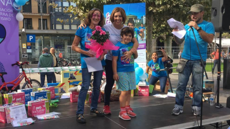 Celebración del Día Europeo del Autismo en la plaza del Castillo de Pamplona. I Carrera de Gateo por el Autismo y V Carrera Solidaria de ANA