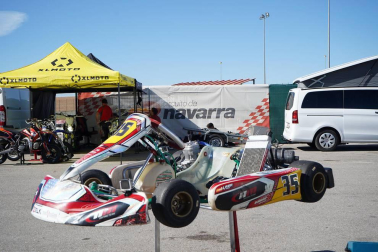 Fotos del piloto de karting Javier Lara en Los Arcos, junto a su padre, José Manuel.