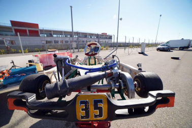 Fotos del piloto de karting Javier Lara en Los Arcos, junto a su padre, José Manuel.