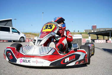 Fotos del piloto de karting Javier Lara en Los Arcos, junto a su padre, José Manuel.