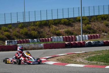 Fotos del piloto de karting Javier Lara en Los Arcos, junto a su padre, José Manuel.