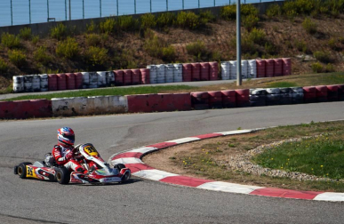Fotos del piloto de karting Javier Lara en Los Arcos, junto a su padre, José Manuel.