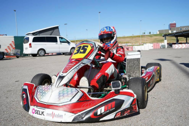 Fotos del piloto de karting Javier Lara en Los Arcos, junto a su padre, José Manuel.
