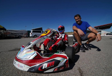 Fotos del piloto de karting Javier Lara en Los Arcos, junto a su padre, José Manuel.
