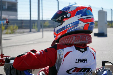 Fotos del piloto de karting Javier Lara en Los Arcos, junto a su padre, José Manuel.