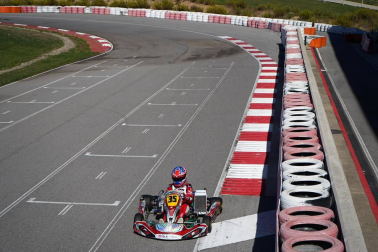 Fotos del piloto de karting Javier Lara en Los Arcos, junto a su padre, José Manuel.