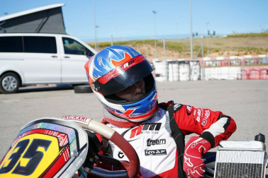 Fotos del piloto de karting Javier Lara en Los Arcos, junto a su padre, José Manuel.