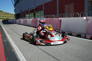 Fotos del piloto de karting Javier Lara en Los Arcos, junto a su padre, José Manuel.