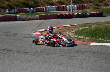 Fotos del piloto de karting Javier Lara en Los Arcos, junto a su padre, José Manuel.