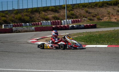 Fotos del piloto de karting Javier Lara en Los Arcos, junto a su padre, José Manuel.
