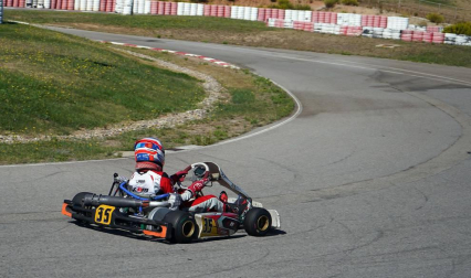 Fotos del piloto de karting Javier Lara en Los Arcos, junto a su padre, José Manuel.