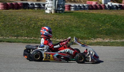 Fotos del piloto de karting Javier Lara en Los Arcos, junto a su padre, José Manuel.