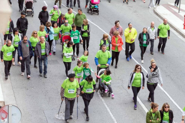 Miles de personas se congregaron en la capital ribera para participar en la carrera