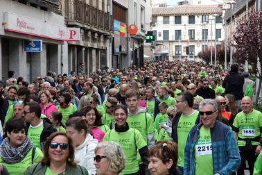 Miles de personas se congregaron en la capital ribera para participar en la carrera