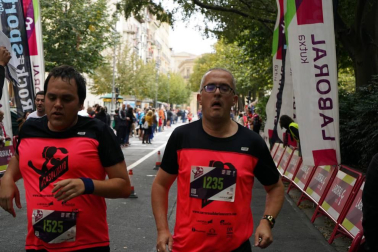Imágenes de la V edición de la Carrera Solidaria Navarra que recauda fondos para Anfas