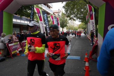Imágenes de la V edición de la Carrera Solidaria Navarra que recauda fondos para Anfas