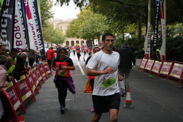 Imágenes de la V edición de la Carrera Solidaria Navarra que recauda fondos para Anfas