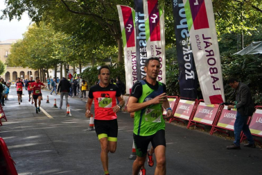 Imágenes de la V edición de la Carrera Solidaria Navarra que recauda fondos para Anfas